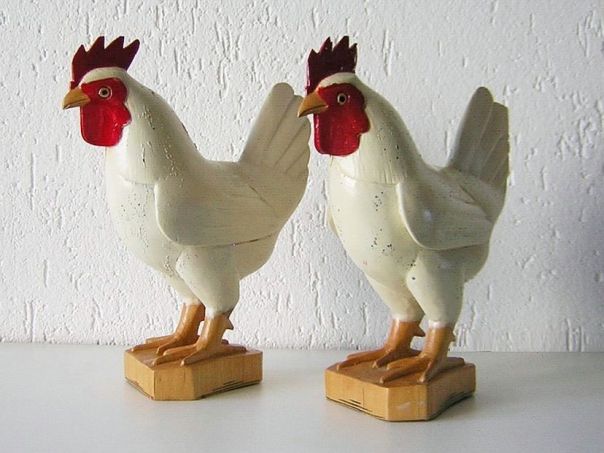 Pair of white roosters – (9899)